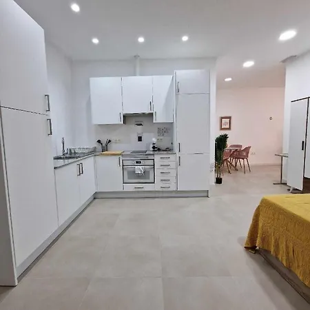 Apartment Moderno 3 En Calle Marmoles